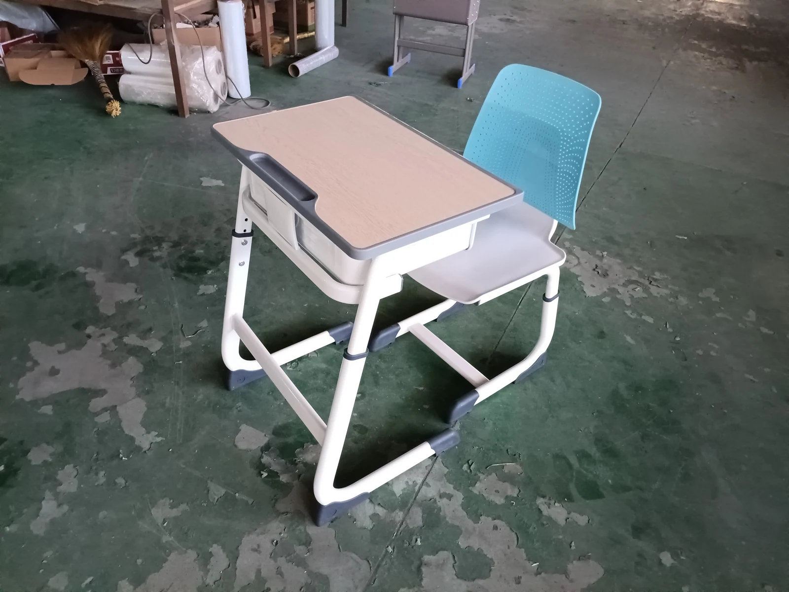 Blue backrest — side view